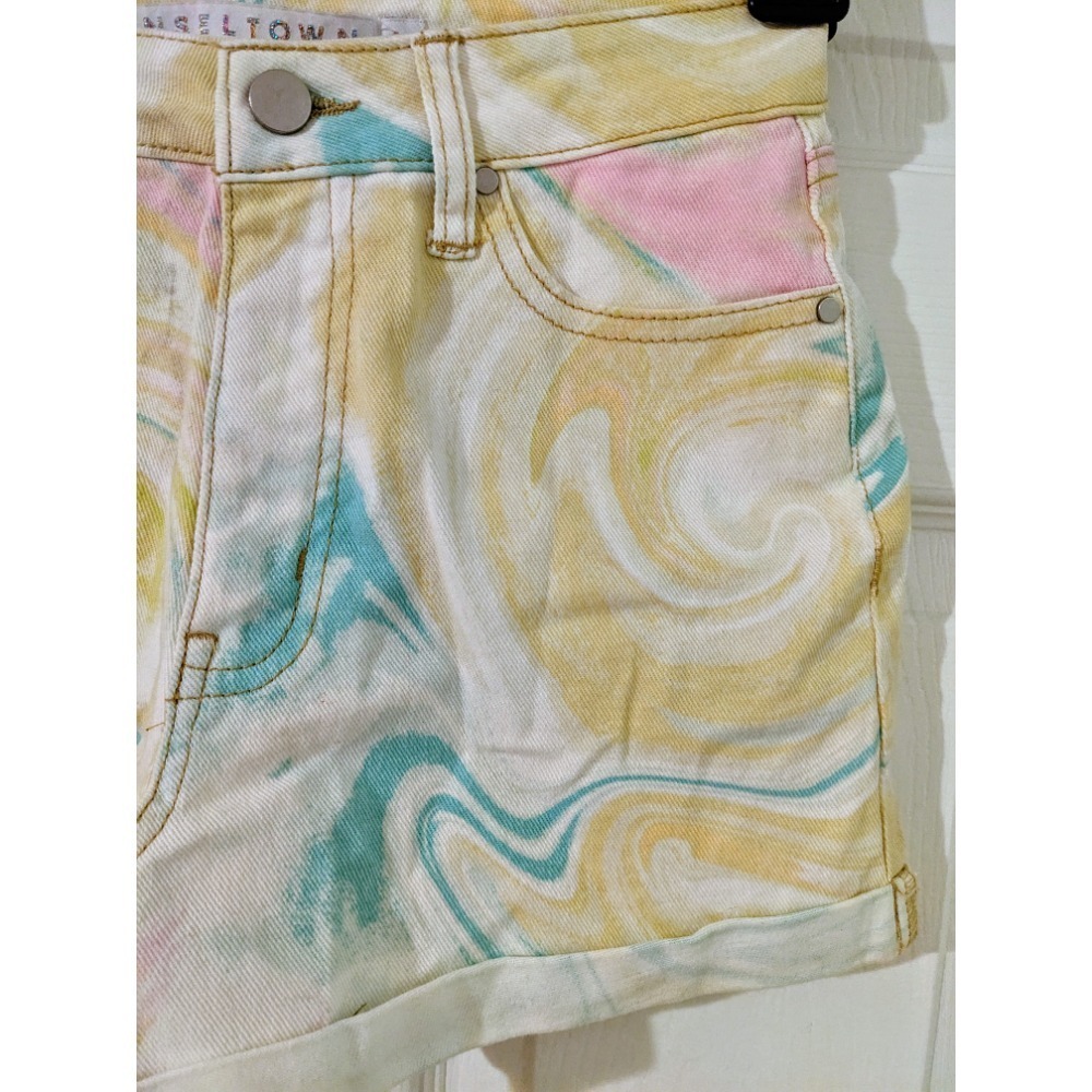 Hi-Rise Mom Shorts Swirl Print Denim Cuffed Hem Casual Trendy Size 1/25 NWT - Picture 9 of 10